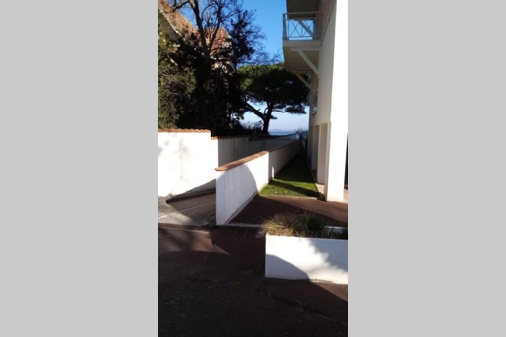Appart Sur La Plage Pied Dans L Eau Avec Terrasse Jardin Vue Sur Le Bassin Depuis La Terrasse , Parking Arcachón Exterior foto